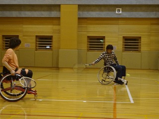 手前が川端さん